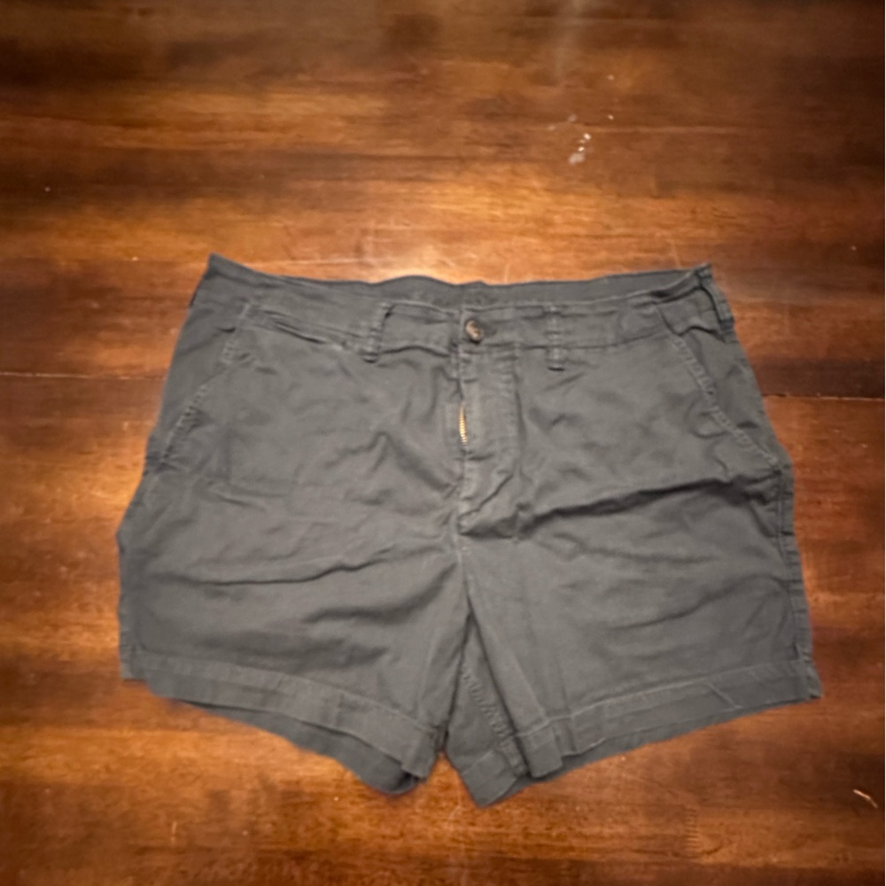 Size 36 AE American Eagle navy flat front shorts